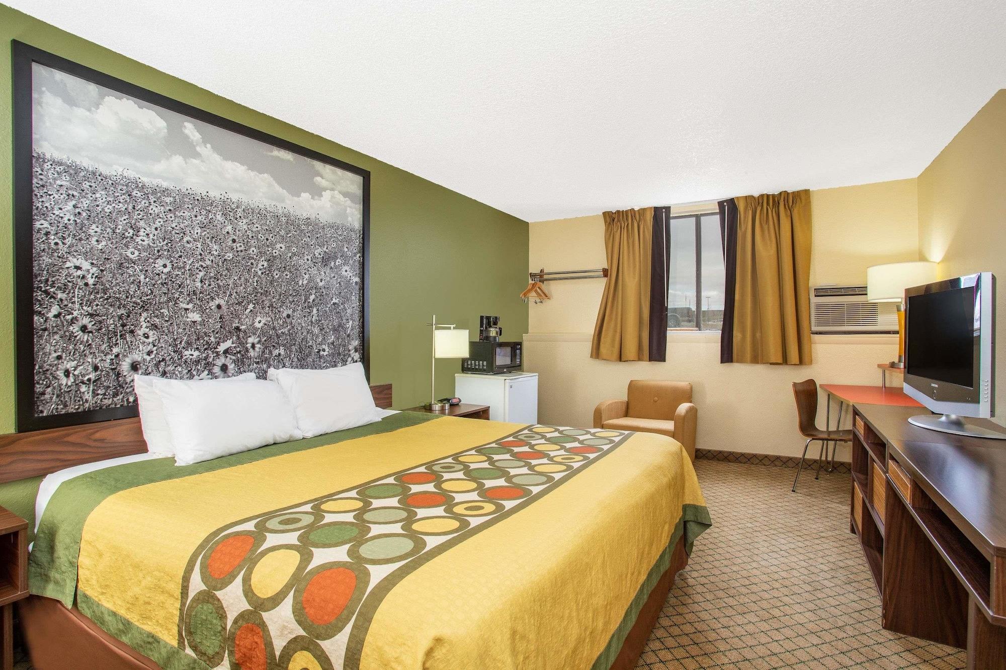 Super 8 By Wyndham Craig Hotel Exterior photo