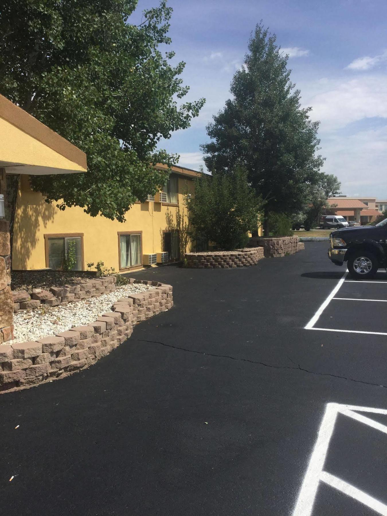 Super 8 By Wyndham Craig Hotel Exterior photo