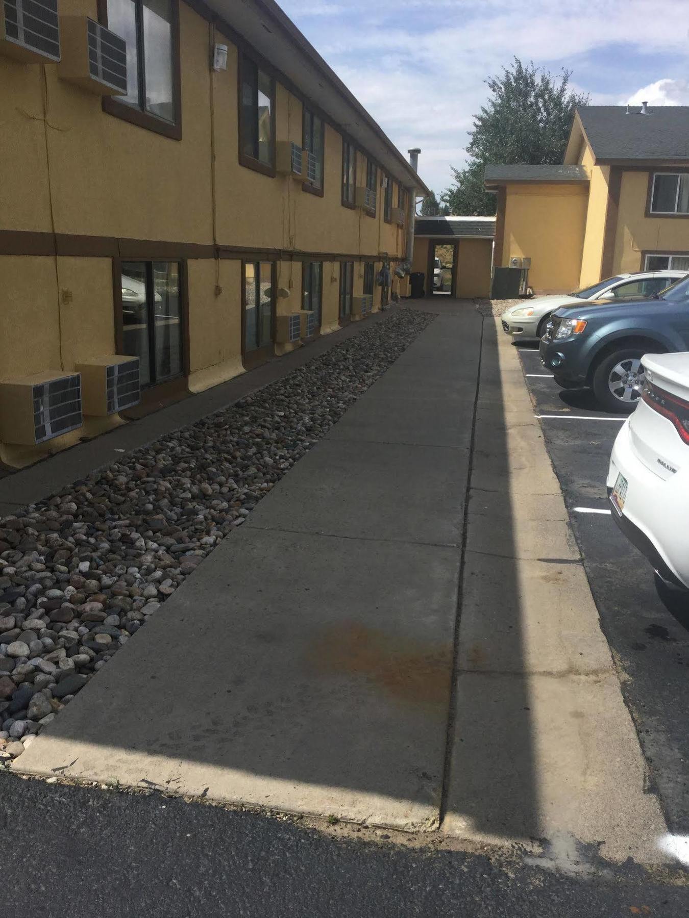 Super 8 By Wyndham Craig Hotel Exterior photo